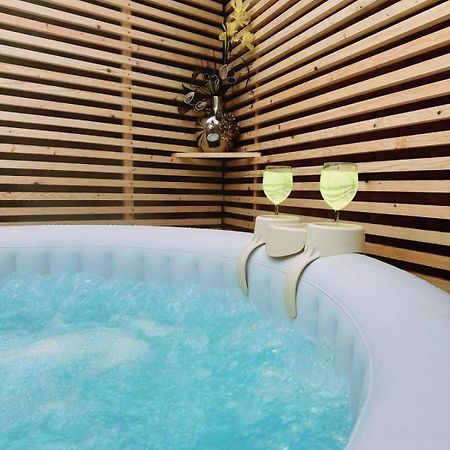 1 Bedroom Apartment With Hot Tub In Кардіфф Екстер'єр фото