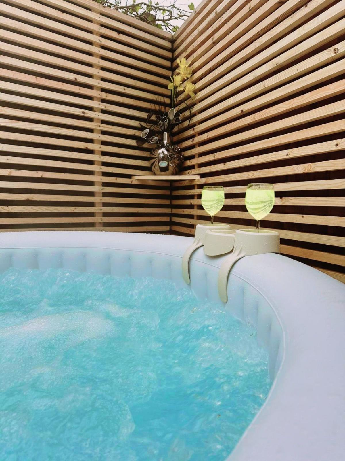 1 Bedroom Apartment With Hot Tub In Кардіфф Екстер'єр фото