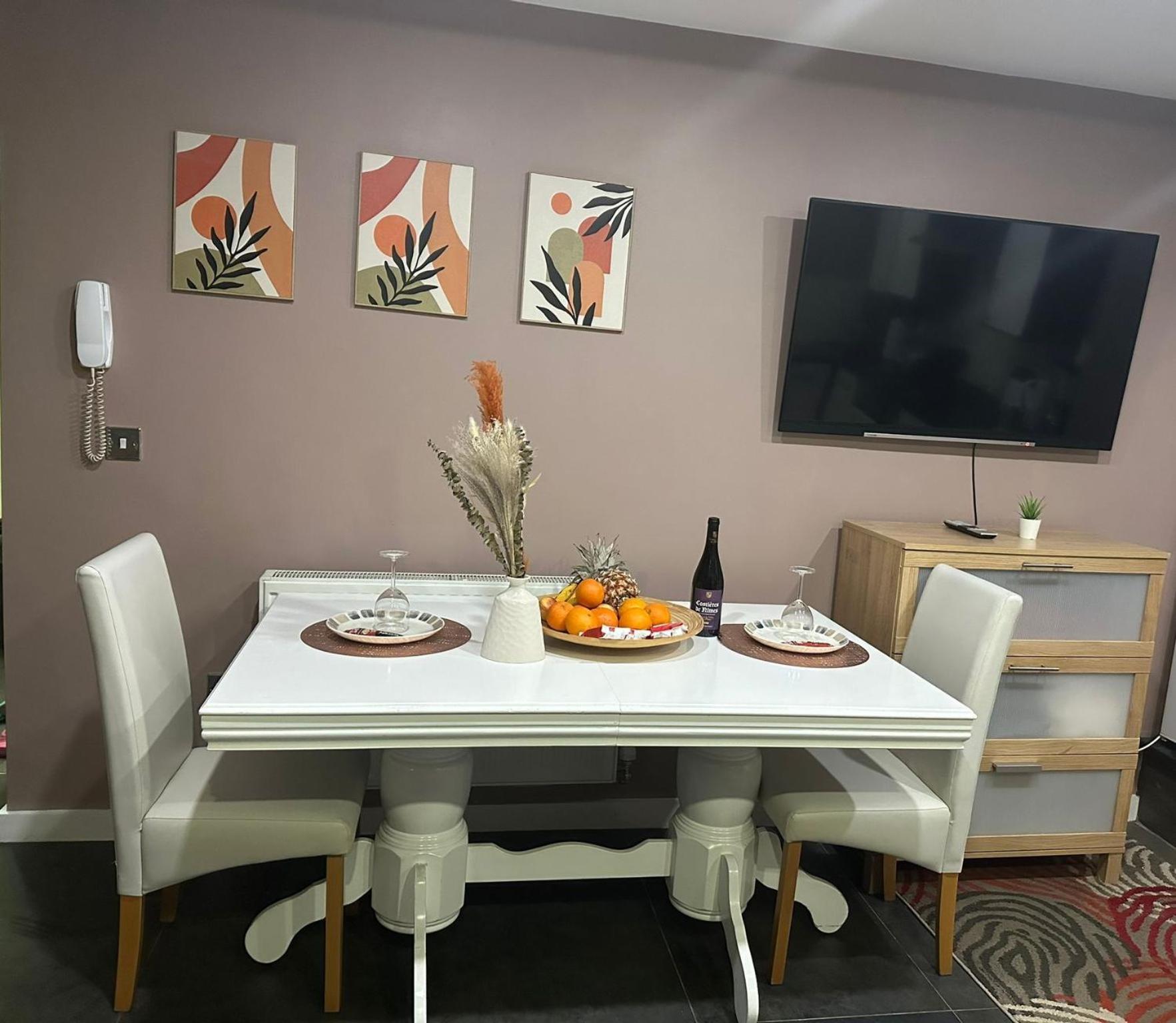 1 Bedroom Apartment With Hot Tub In Кардіфф Екстер'єр фото